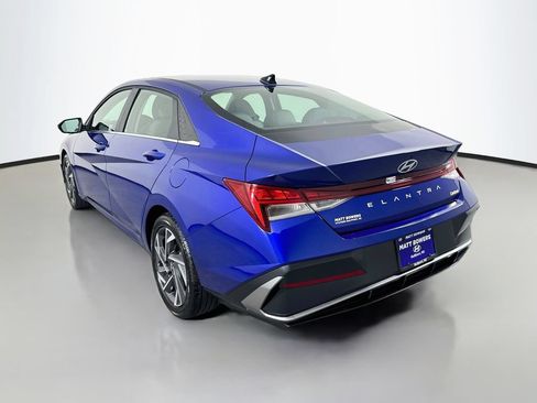 Used 2025 Hyundai Elantra Limited FWD image 7