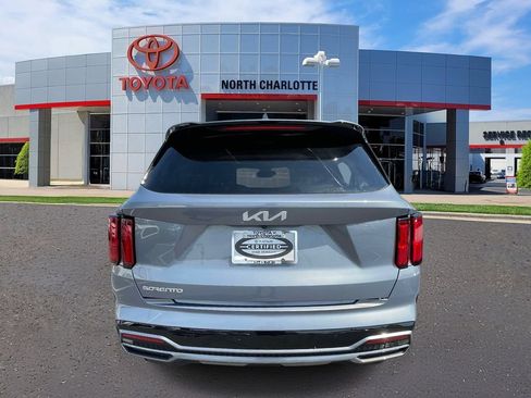 Used 2023 Kia Sorento SX FWD image 7