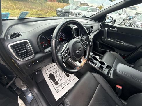 Used 2020 Kia Sportage S image 16