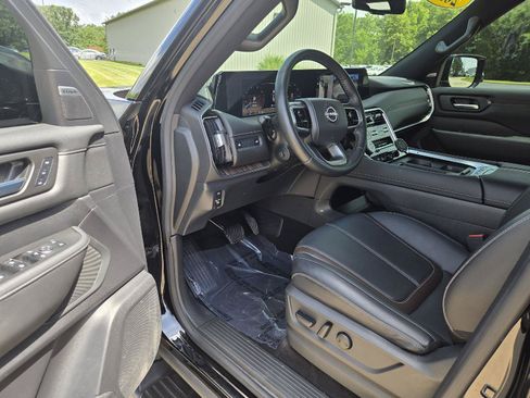 Used 2025 Nissan Armada SL w/ Captain's Chari Seat Package AWD/4WD image 12