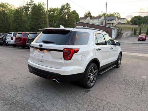 Used 2017 Ford Explorer Sport w/ Equipment Group 401A AWD/4WD image 4