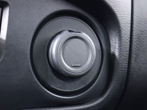 Used 2022 Nissan Frontier PRO-4X w/ Pro-4X Premium Package image 28