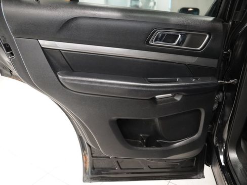 Used 2018 Ford Explorer XLT w/ Equipment Group 202A AWD/4WD image 24