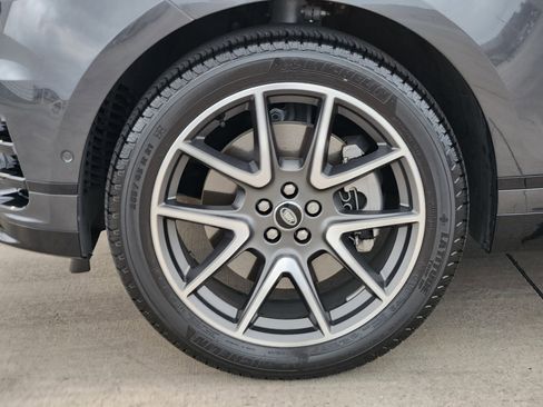 Certified 2026 Land Rover Range Rover Velar Dynamic SE image 11