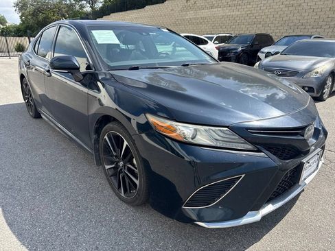 Used 2018 Toyota Camry XSE FWD image 3