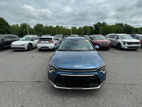 Certified 2023 Kia Niro SX Touring FWD image 14