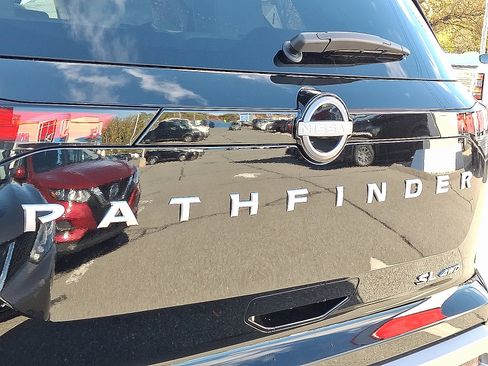 New 2025 Nissan Pathfinder SL w/ Cargo Package image 6