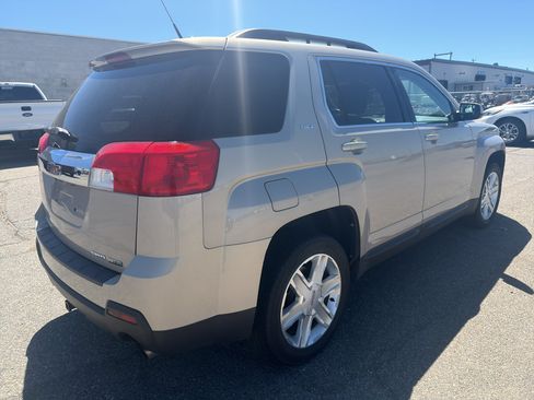 Used 2011 GMC Terrain SLE AWD/4WD image 3