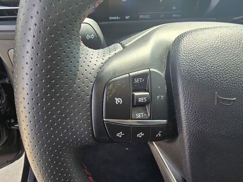 Used 2025 Ford Escape ST-Line image 17