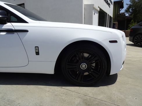 Used 2015 Rolls-Royce Wraith RWD image 11