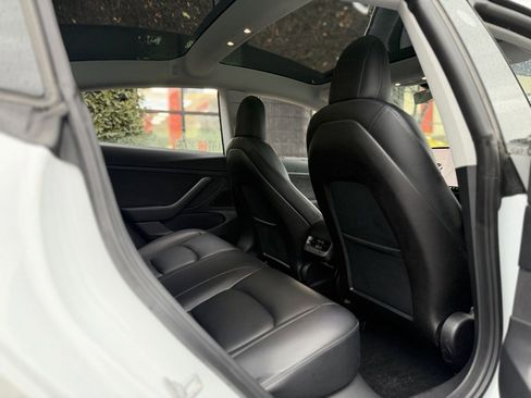 Used 2020 Tesla Model 3 Standard Range Plus image 38