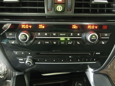 Used 2018 BMW X5 M AWD/4WD image 18