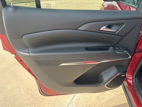 Used 2024 Chevrolet Traverse Z71 w/ Enhanced Driving Package image 19