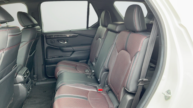 Used 2025 Honda Pilot Black Edition image 21