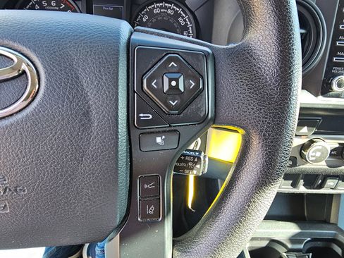 Used 2020 Toyota Tacoma TRD Off-Road image 33