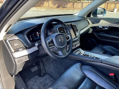 Used 2023 Volvo XC90 B6 Ultimate image 17
