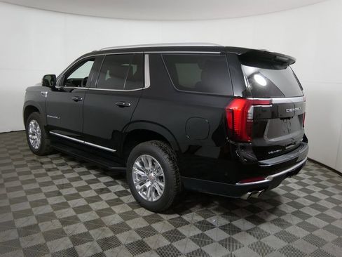 Used 2025 GMC Yukon Denali w/ Advanced Technology Package image 6