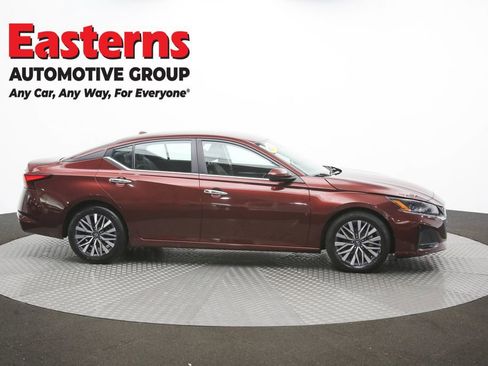 Used 2023 Nissan Altima 2.5 SV FWD image 45