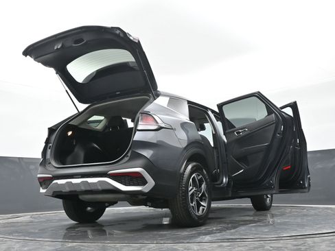 Used 2023 Kia Sportage LX image 49