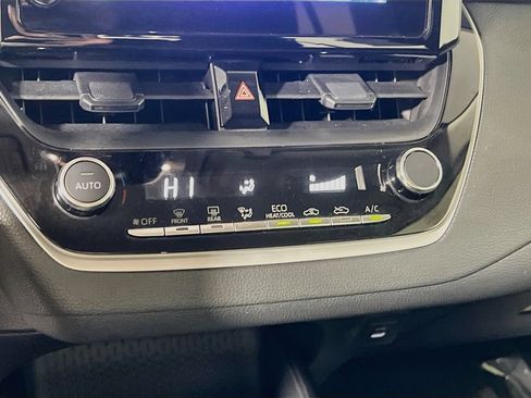 Certified 2025 Toyota Corolla LE FWD image 14