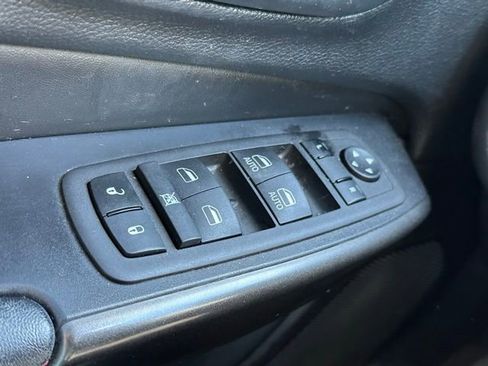 Used 2020 Jeep Cherokee Trailhawk image 17