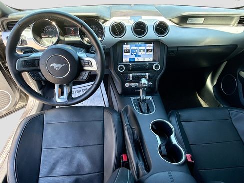 Used 2017 Ford Mustang Premium image 14