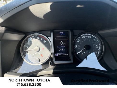 Used 2022 Toyota Tacoma TRD Sport AWD/4WD image 29