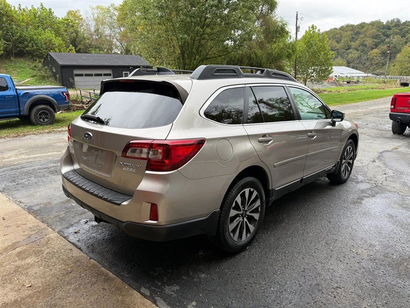 Used 2016 Subaru Outback 2.5i Limited AWD/4WD image 4