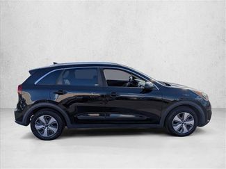Used 2018 Kia Niro LX FWD video 4