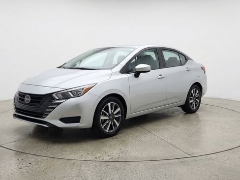 Used 2025 Nissan Versa SV FWD image 3