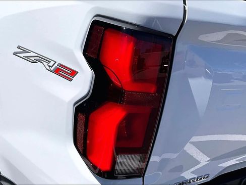 Used 2025 Chevrolet Colorado ZR2 w/ Technology Package image 29