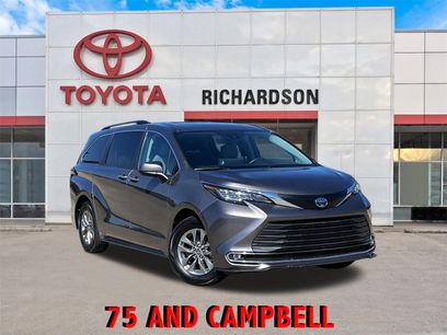 Used 2022 Toyota Sienna XLE