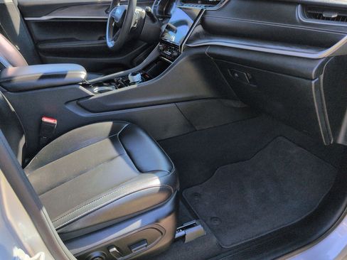 Certified 2023 Jeep Grand Cherokee L Limited image 23