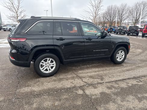 Certified 2023 Jeep Grand Cherokee Laredo image 13