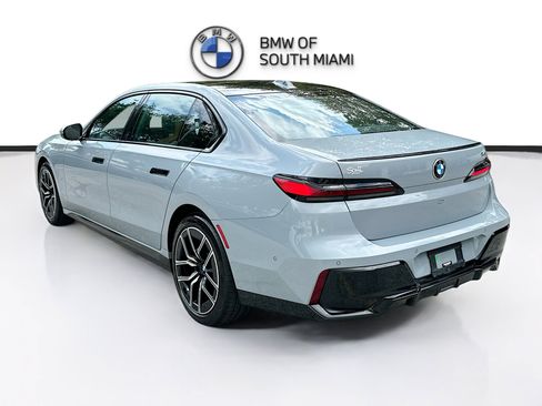 Used 2023 BMW 740i w/ Parking Assistance Package RWD image 5