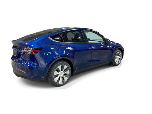 Certified 2023 Tesla Model Y Long Range AWD/4WD image 7