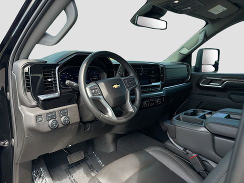 Used 2024 Chevrolet Silverado 2500 LTZ AWD/4WD image 23