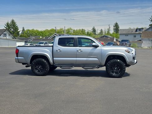 Certified 2022 Toyota Tacoma SR5 AWD/4WD image 7