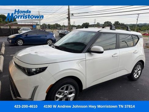 Used 2024 Kia Soul LX w/ Option Group 015 FWD image 1