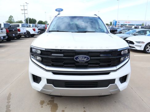 New 2026 Ford Expedition Max Platinum w/ Platinum Ultimate Package AWD/4WD image 9