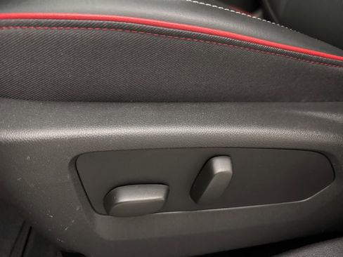 Used 2022 Buick Envision Essence w/ Technology Package I image 21