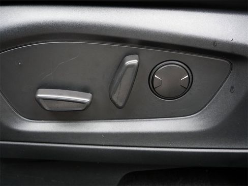 Certified 2022 Ford Explorer XLT w/ Equipment Group 202A image 17