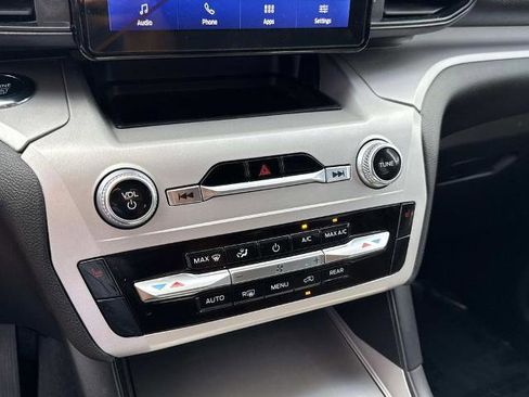 Certified 2023 Ford Explorer XLT RWD image 30
