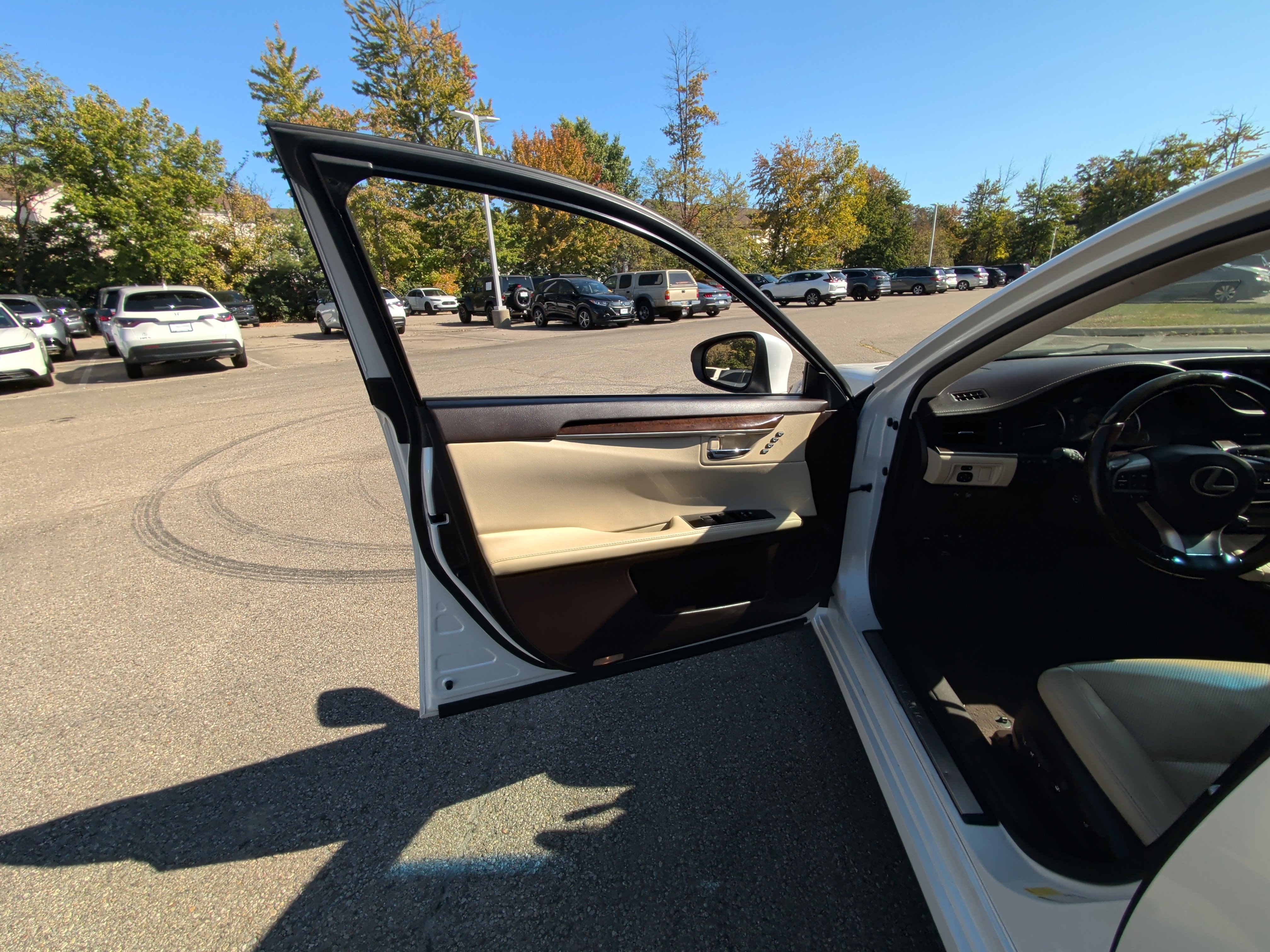 Used 2016 Lexus ES 350 w/ Navigation System Package FWD image 22