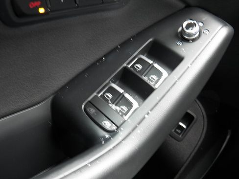 Used 2016 Audi Q5 2.0T Premium Plus w/ Technology Package image 29