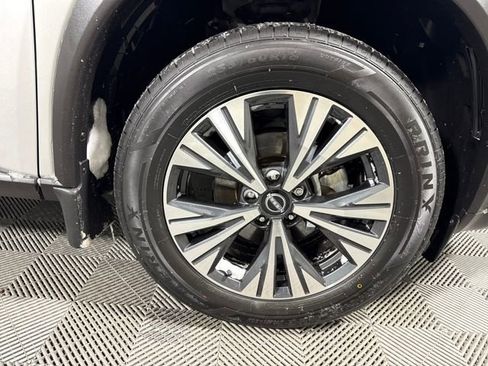 Used 2023 Nissan Rogue SV image 11