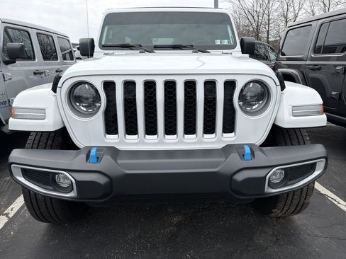 Used 2023 Jeep Wrangler Unlimited Sahara w/ Cold Weather Group AWD/4WD image 2