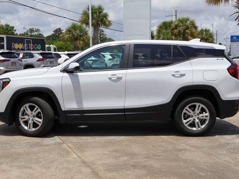 Used 2024 GMC Terrain SLE AWD/4WD image 26