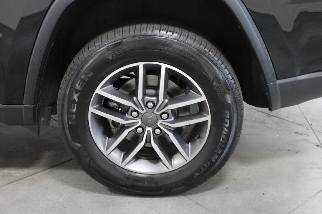 Used 2021 Jeep Grand Cherokee Limited AWD/4WD image 61