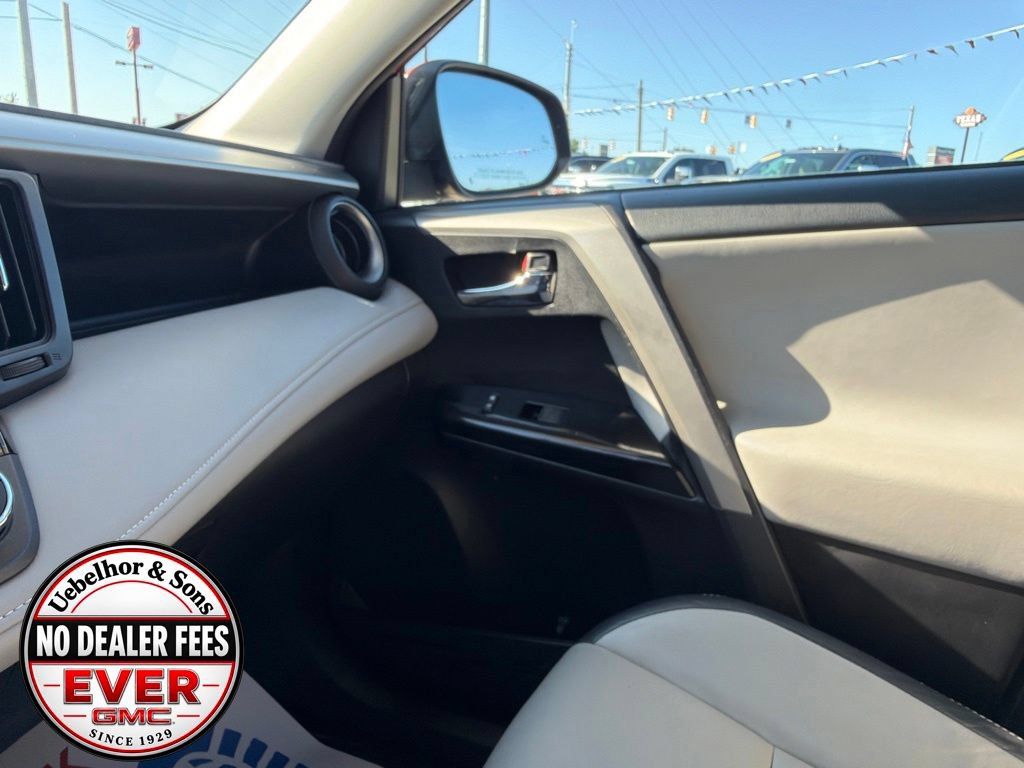 Used 2017 Toyota RAV4 Limited FWD image 32